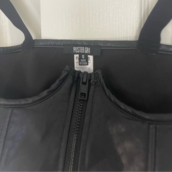 Black zip up corset top - Picture 2 of 5